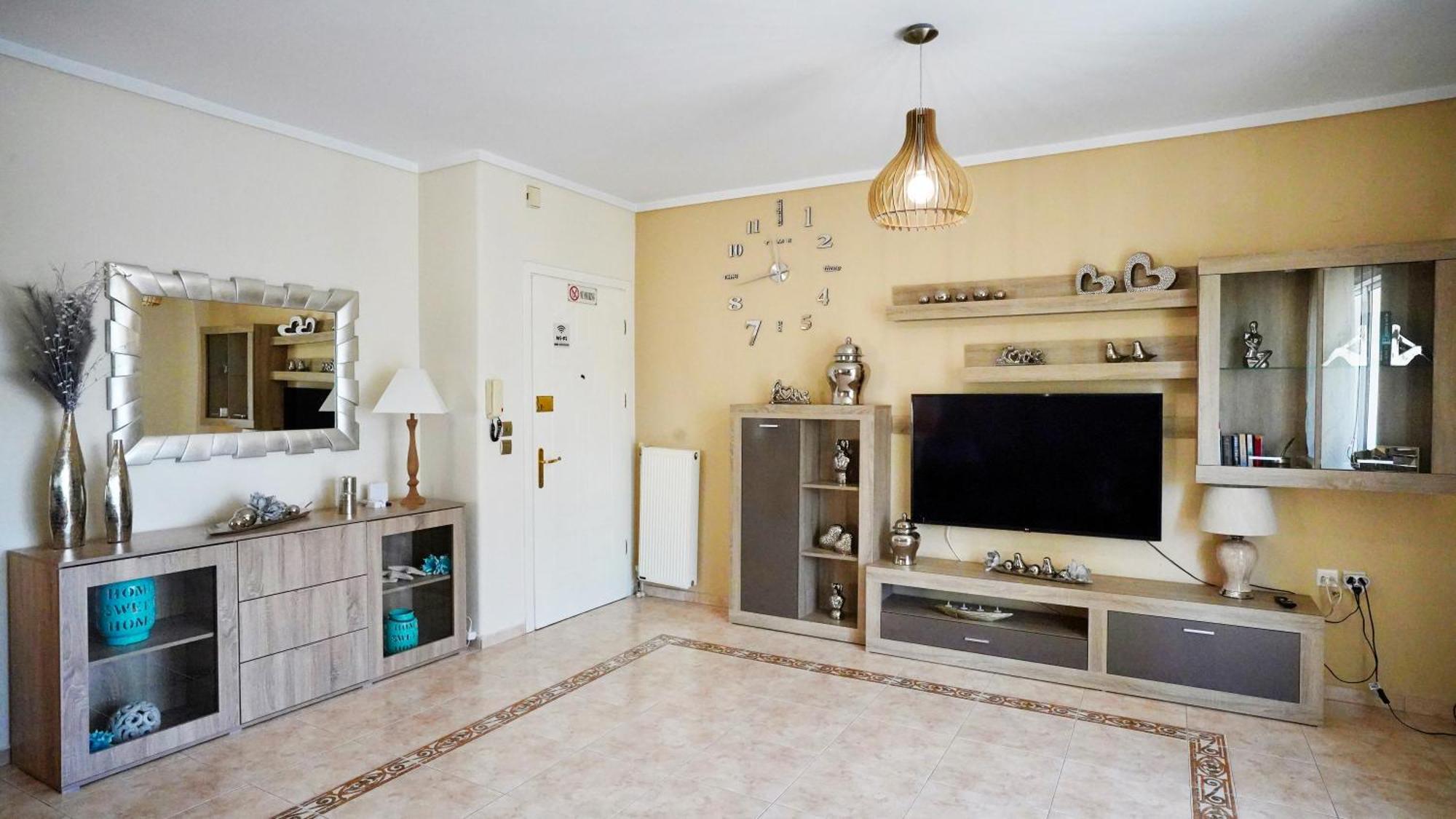 Lovely And Sunny Apartament 300M From Beach!! Peraia  ภายนอก รูปภาพ