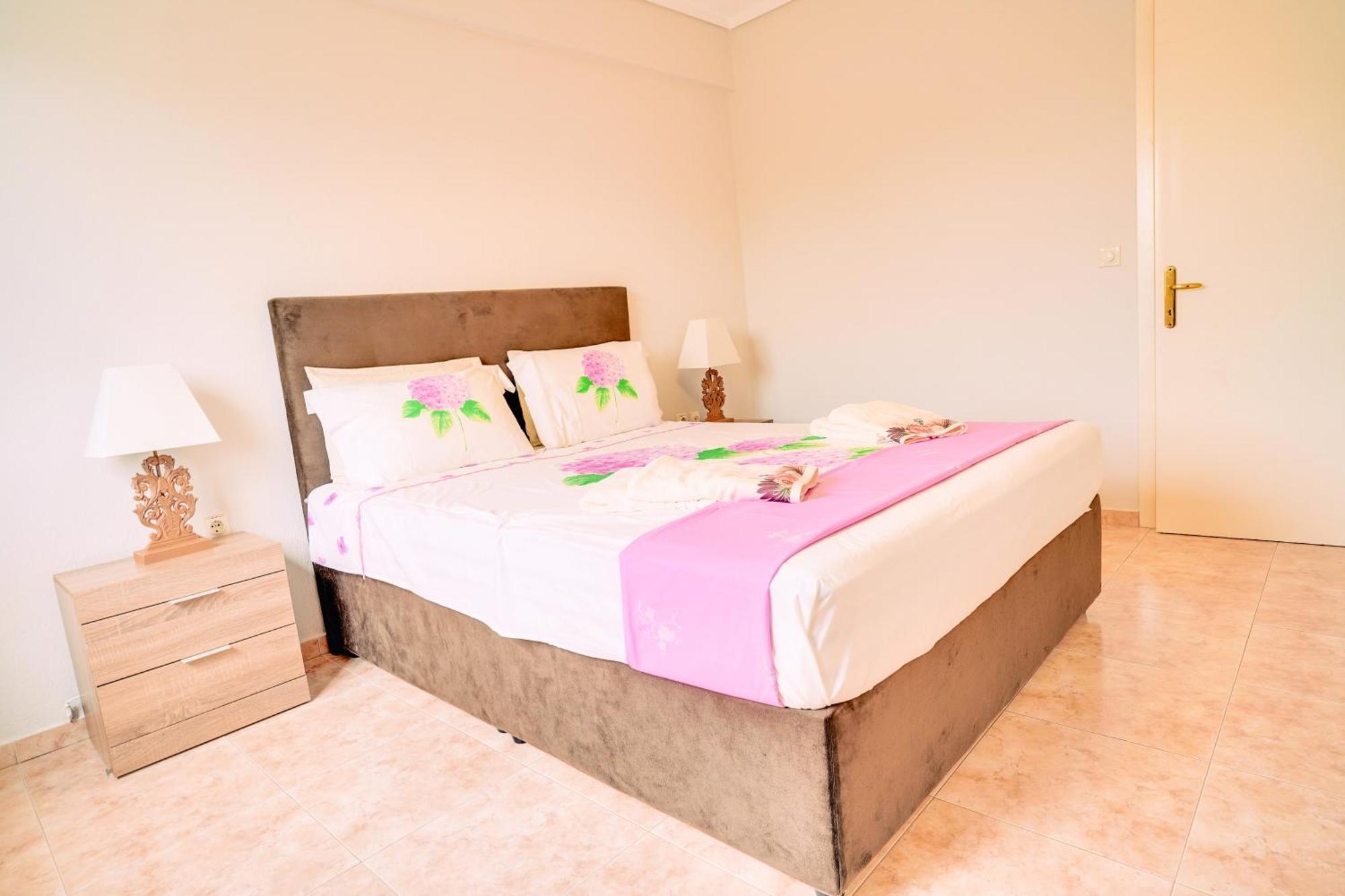 Lovely And Sunny Apartament 300M From Beach!! Peraia  ภายนอก รูปภาพ