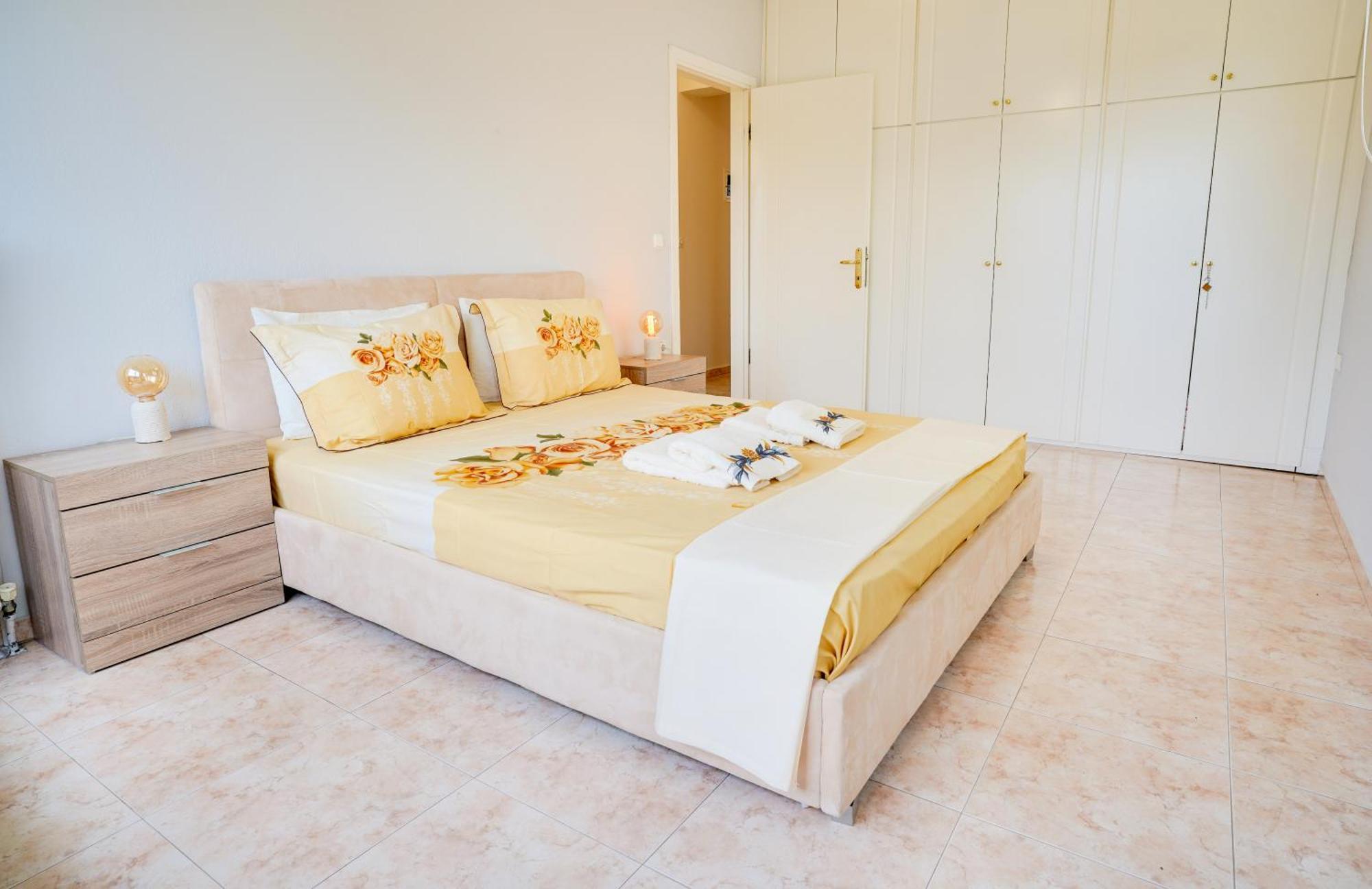Lovely And Sunny Apartament 300M From Beach!! Peraia  ภายนอก รูปภาพ
