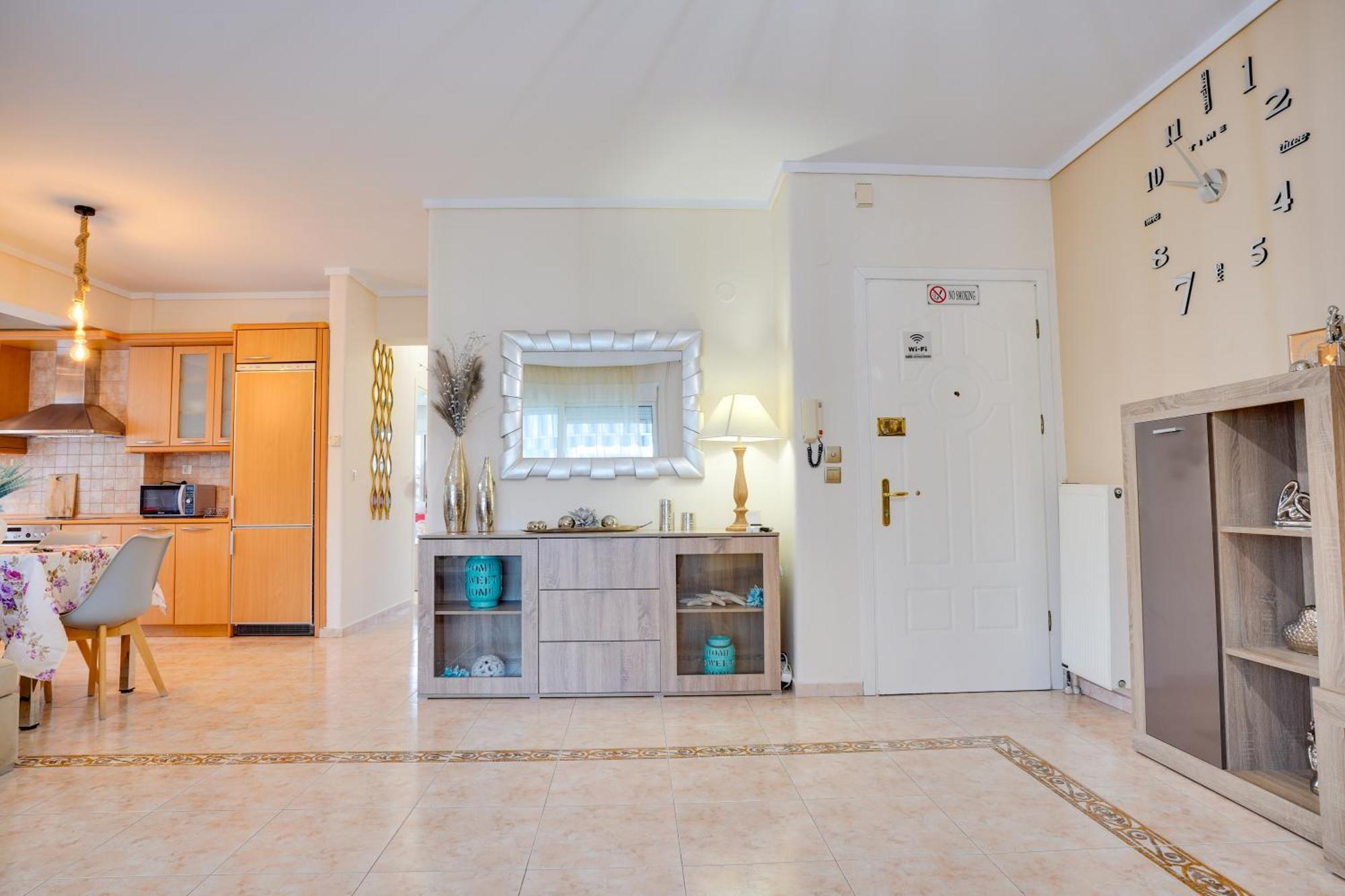 Lovely And Sunny Apartament 300M From Beach!! Peraia  ภายนอก รูปภาพ