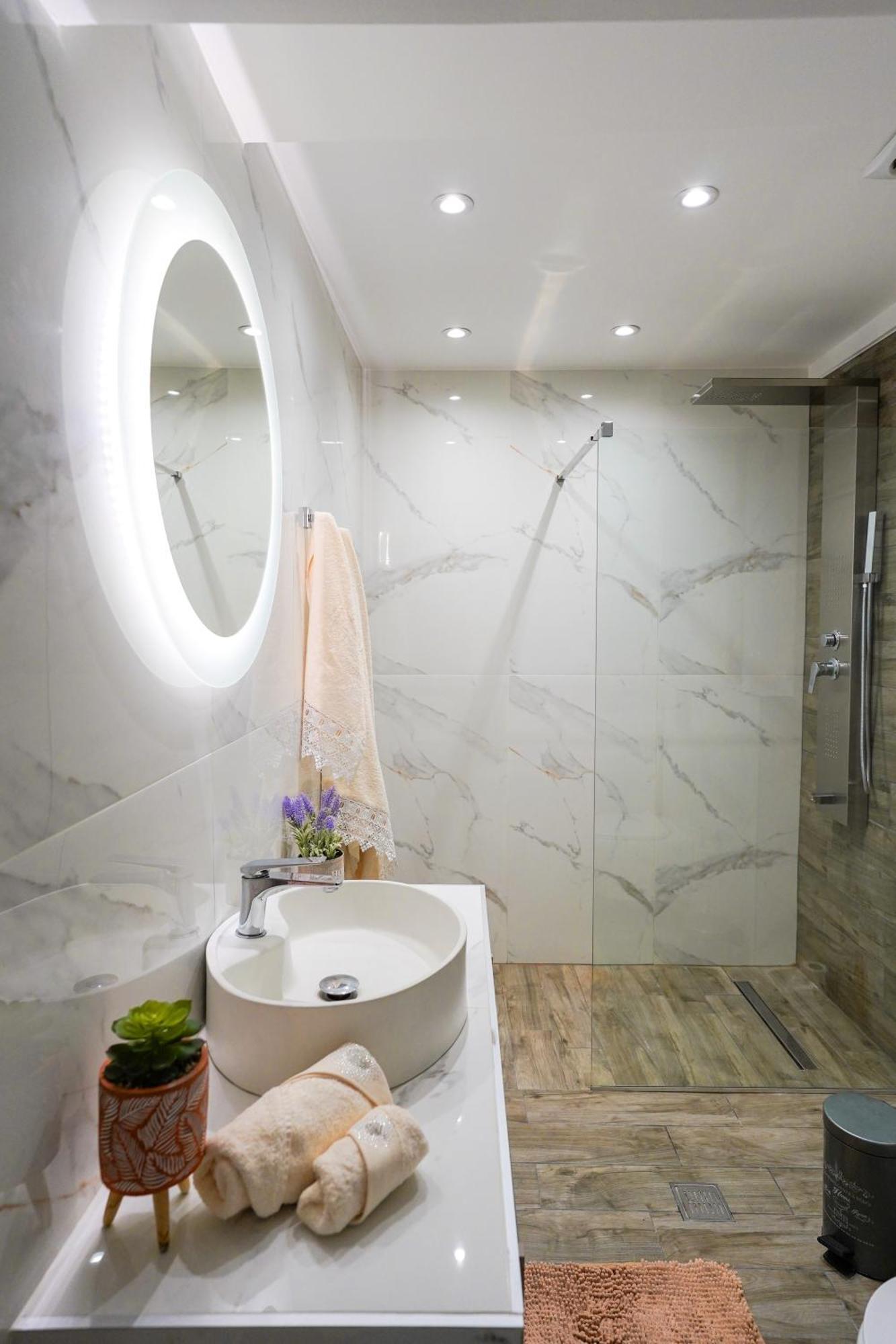 Lovely And Sunny Apartament 300M From Beach!! Peraia  ภายนอก รูปภาพ