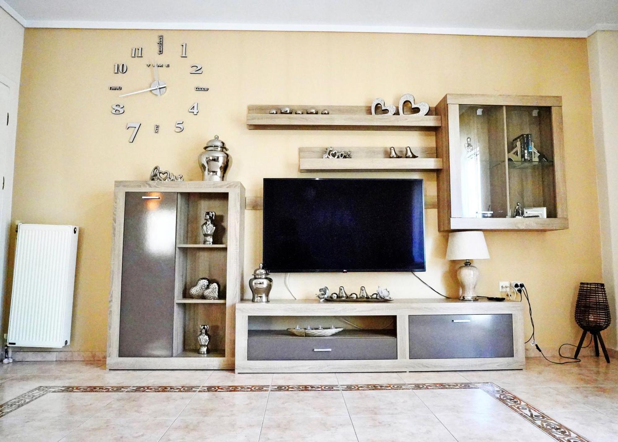 Lovely And Sunny Apartament 300M From Beach!! Peraia  ภายนอก รูปภาพ